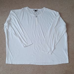 NWT.  View by Walter Baker White Long Slee…